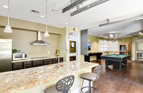 Pleasant Valley Apartment | Chic SoCo 1BR King Suite w/GymPickleballLaundry
