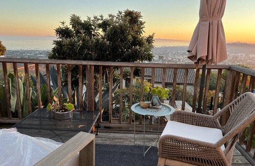Riviera House | Chic & Sophisticated Studio with Panoramic Views & Privacy (yard, pet friendly!)
