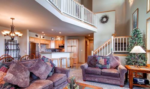 Four O'Clock House | Chimney Ridge 500 by Ski Country Resorts