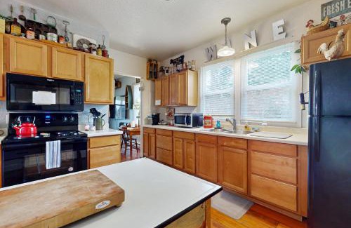 Freeland House | Chinook Cottage
