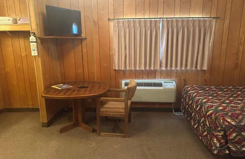 Study Butte-Terlingua Hotel | Chisos Mining Co Motel