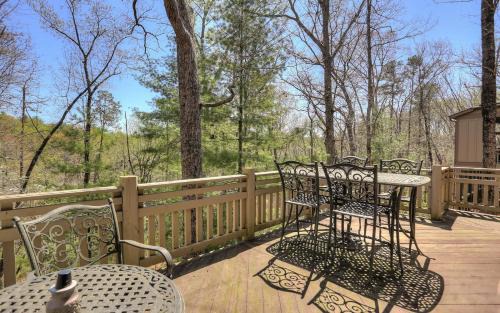 Big Canoe House | Choctaw Lodge -Play ping pong Relax by the wood fireplace Grill