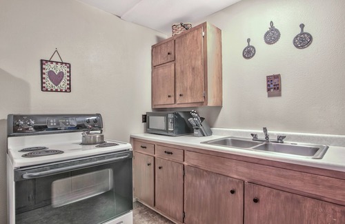 North Upper Truckee Cabin | Cholula 811c 4 Bedroom Cabin by RedAwning
