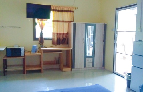 Rayong House | Chomlay Restaurant & Room for Rent
