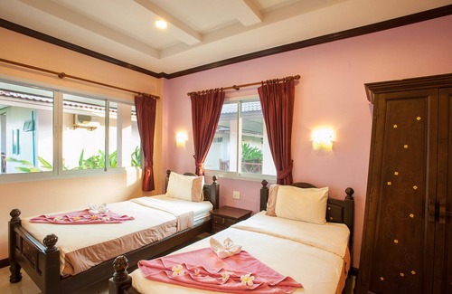 Khanom Hotel | Chonnapha Resort