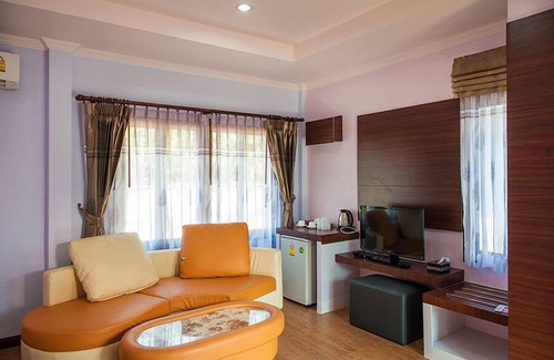 Khanom Hotel | Chonnapha Resort
