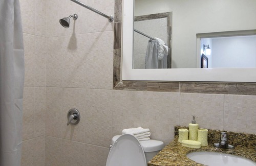 Molynes Gardens House | Choose To Be Happy at Gardens of Blissett # 3 - Studio Apartment