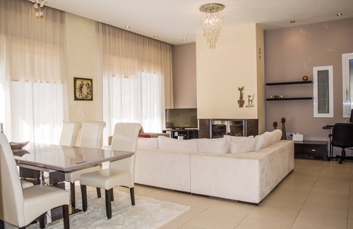 Skiathos Town Villa | Chris Rea Villa