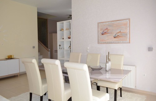 Skiathos Town Villa | Chris Rea Villa