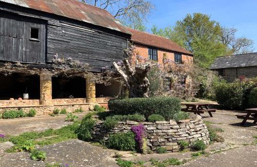 Sidmouth House | Cider Cottage - 3 Bedroom - Onsite Parking