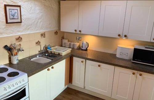 Sidmouth House | Cider Cottage - 3 Bedroom - Onsite Parking
