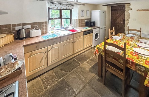 Hawkchurch Cottage | Cider Cottage is a paradise for families, friends and couples.