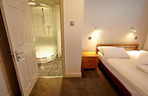 Enderby Hotel | Cini