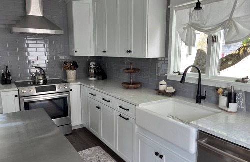 Bath House | Circa 1850 Federal - 3 Bedroom 2 Bath Home In The Heart of Bath, Maine.