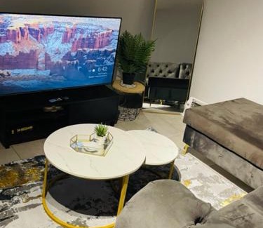 Lynnwood Ridge Apartment | Circa-lux