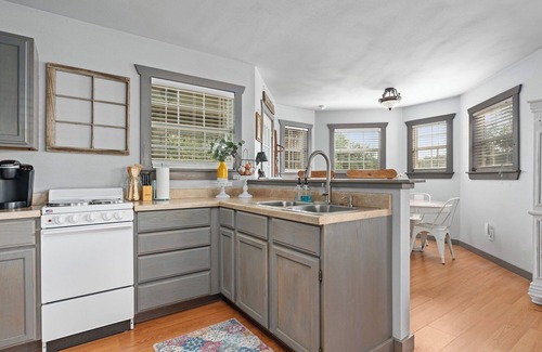 Fredericksburg House | Circle D Guest House | Pet Friendly Country Escape