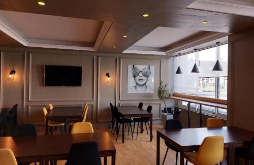 Cholet Hotel | Cit'Hôtel l'Europe - Cholet Gare