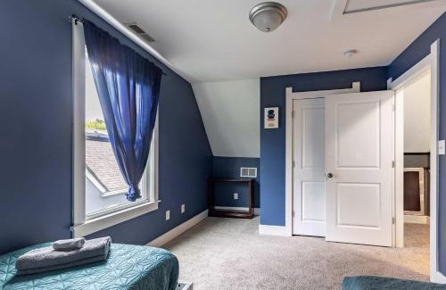 Near Northside Apartment | City-Center 2BR Near Attractions