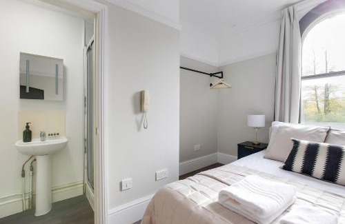 Mill Road Hotel | City Centre - Brand new rooms - Modern Ensuite Rooms by Luxiety Stays