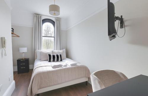 Mill Road Hotel | City Centre - Brand new rooms - Modern Ensuite Rooms by Luxiety Stays