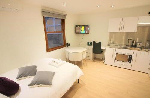 Mill Road Hotel | City Centre - Brand new rooms - Modern Ensuite Rooms by Luxiety Stays