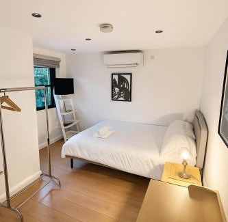 Mill Road Hotel | City Centre - Brand new rooms - Modern Ensuite Rooms by Luxiety Stays