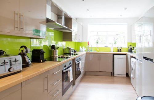 Mill Road Hotel | City Centre Modern Ensuite Rooms by Luxiety Stays