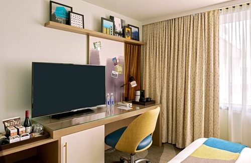 Downtown Portland Hotel | City Elegance at The Hotel Zags Portland - Premier City King, Urban Adventure