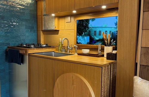 Bausman House | "City Hideaway: Off-Grid Luxe"
