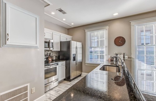 Historic District - North Apartment | City Market Central, Parking Pass Included!