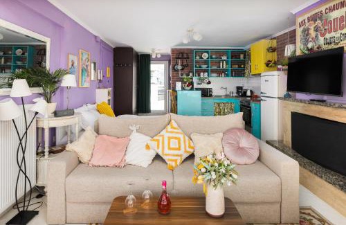 Sykies Apartment | City's Balcony, Iconic Friends Inspired Home, Most Epic View by #BiNoBi!
