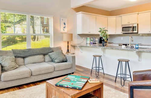 Chattanooga House | City Side Homes with a hot tub & game room!