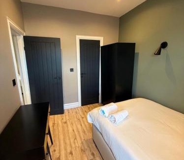 Queens Quarter House | city stay home