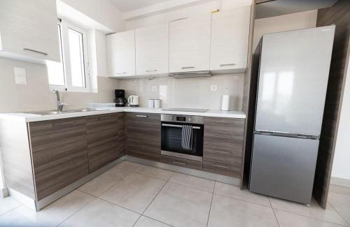 Keratsini-Drapetsona Apartment | City-View Apartment by Piraeus Port - DRF2