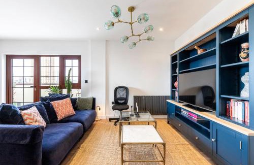 Stepney Green Apartment | City View Spacious 2 bedroom Penthouse
