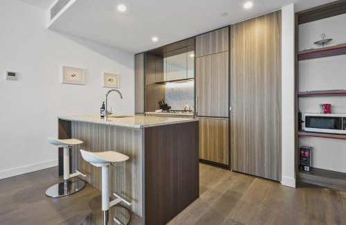 Carlton South Apartment | City Views 2BR Gem Near Queen Vic