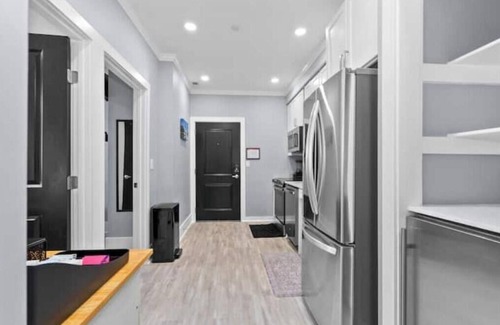 Kingman Park Apartment | CityLights Condo+3Bed+PrivateParking+ No steps