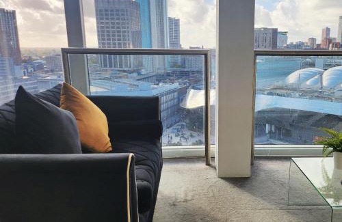 Birmingham City Centre Apartment | Cityscape Apartment in Birmingham with Self Checkin