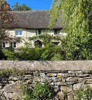 Georgeham House | Clare Cottage in heart of Devon village near beach