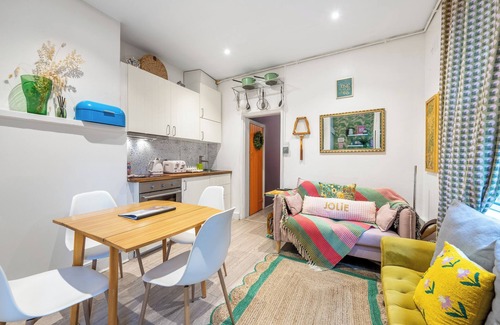 Camberwell Apartment | Claremont Apartment A - London