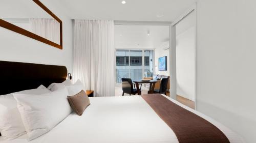 South Yarra Apartment | Claremont Suite 1008