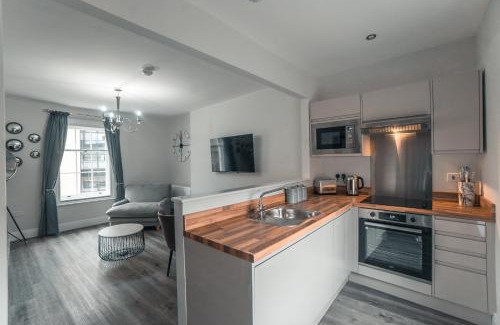 Hope Street Apartment | Clarence Street Town House