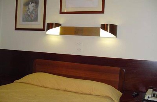 Omonia Hotel | Claridge Hotel