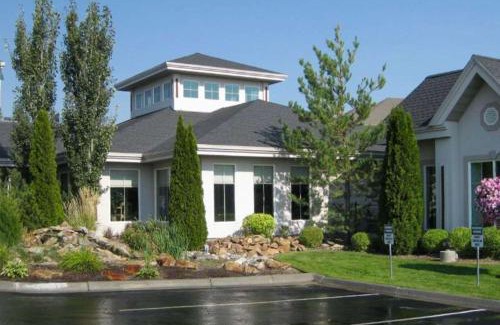 Idaho Falls Hotel | Clarion Inn Idaho Falls Riverfront