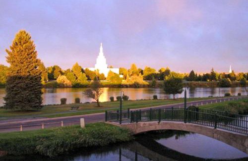 Idaho Falls Hotel | Clarion Inn Idaho Falls Riverfront