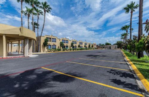 McAllen Hotel | Clarion Inn near McAllen Airport