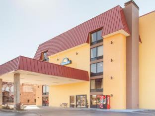 Pigeon Forge Hotel | Clarion Inn & Suites near the Leconte Center Pigeon Forge