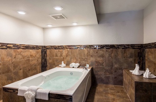 Russellville Hotel | Clarion Inn & Suites Russellville I-40