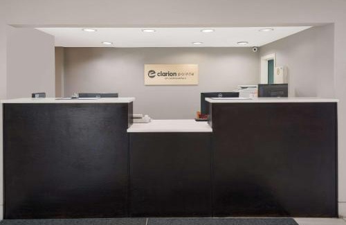 Castleton Hotel | Clarion Pointe Indianapolis Northeast