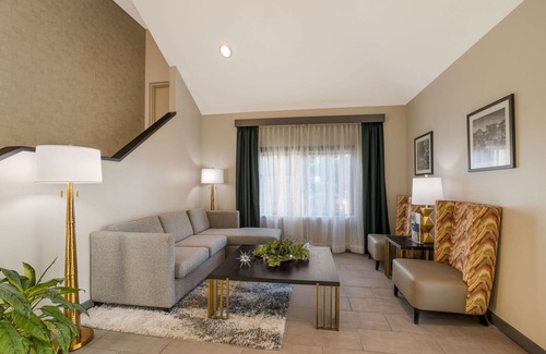 Sevierville Hotel | Clarion Pointe Sevierville-Pigeon Forge